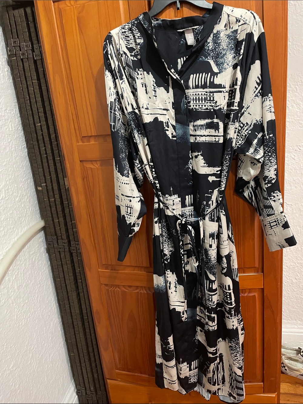 H&M Printed Long Sleeve Shirt Dress - Picture 2 of 5